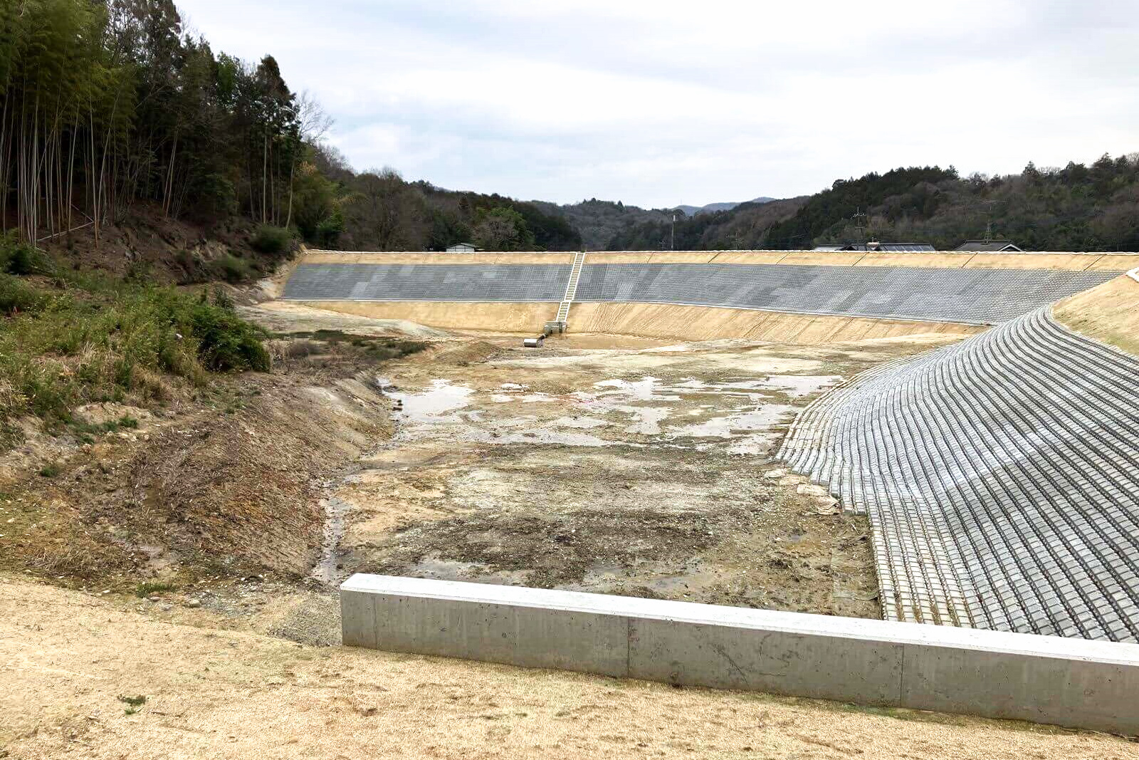 県営まんのう地区上所池改修その２工事/重成土建