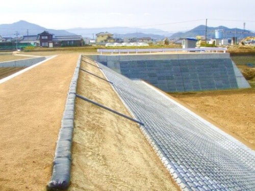 （社会資本整備総合交付金）国道４３８号（飯山工区）道路整備工事（第２工区）/重成土建